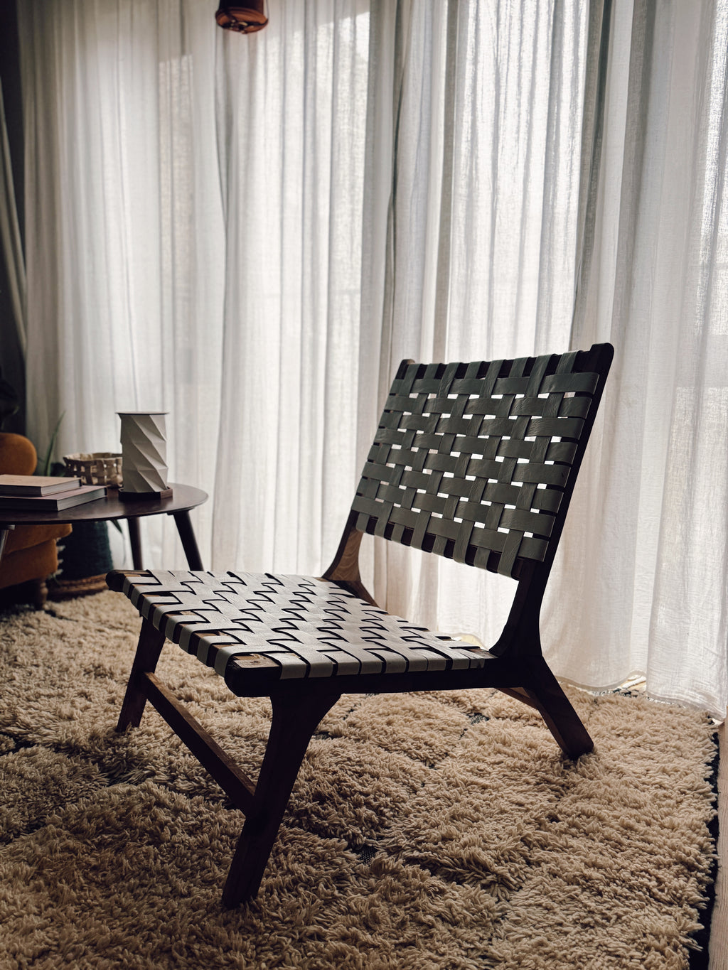 White Leather & Wooden Lounge Chair